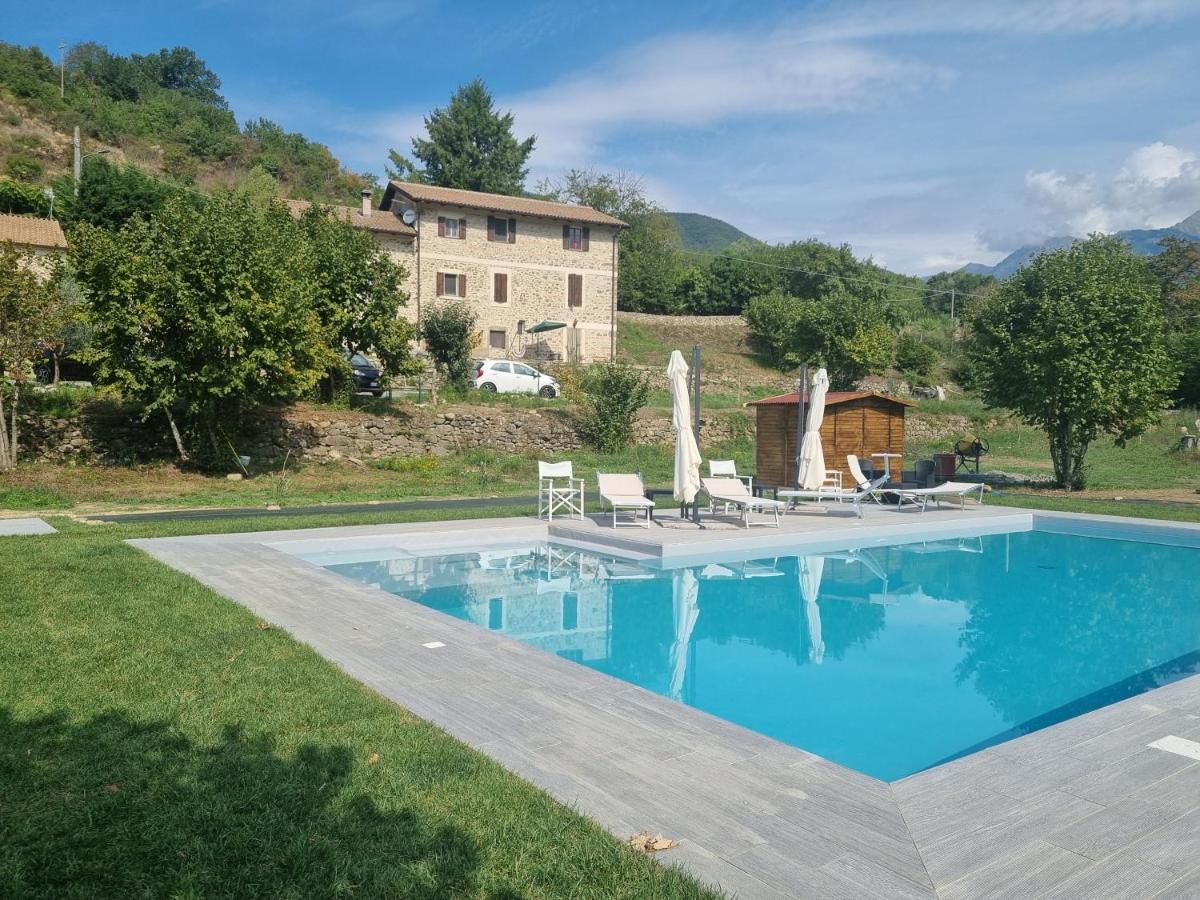 Agriturismo La Cascina Dei Chicchi Bagnone Exterior foto